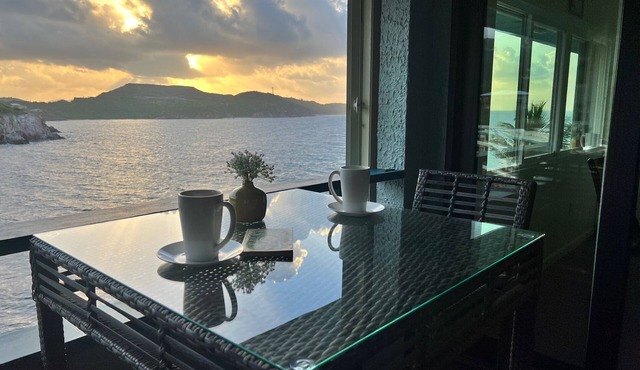 Oceanfront Sunrise Escape + Backup Power & 3 Pools