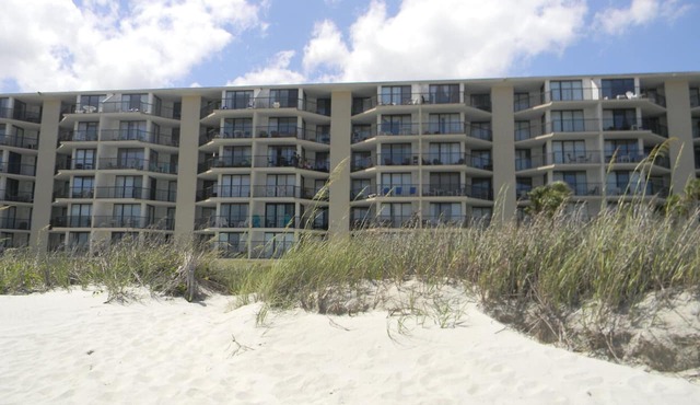 Oceanfront Three Bedroom Condo - Crescent Sands in Crescent Beach C1