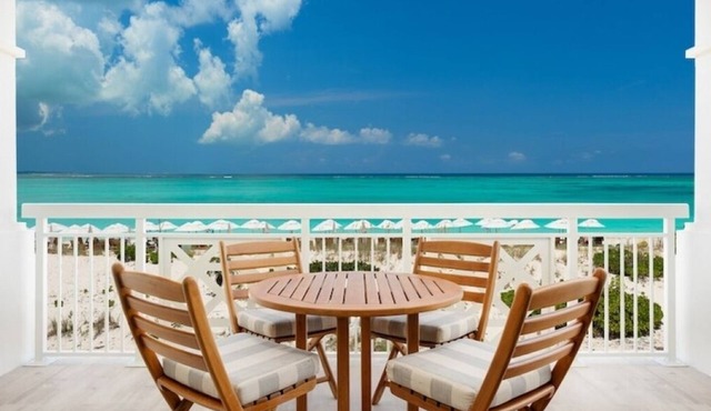 Oceanfront Resort Suite | All-Inclusive, Lagoon-Style Pool & Paddleboards