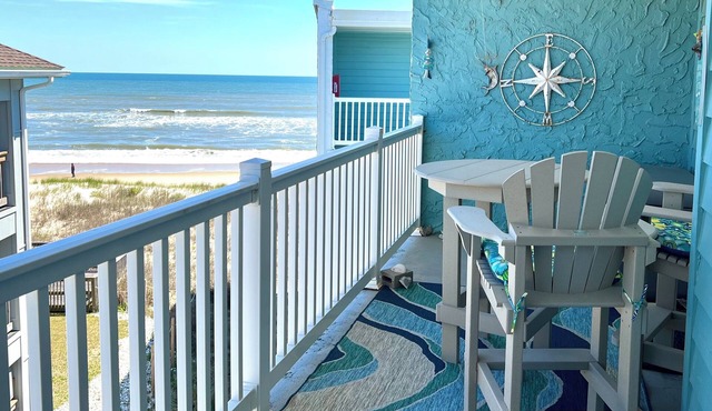 Oceanfront Top Floor Condo with Stunning Views and Pools