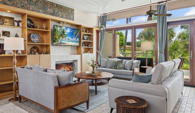Oceanfront unit with a 800 square foot oceanfront deck