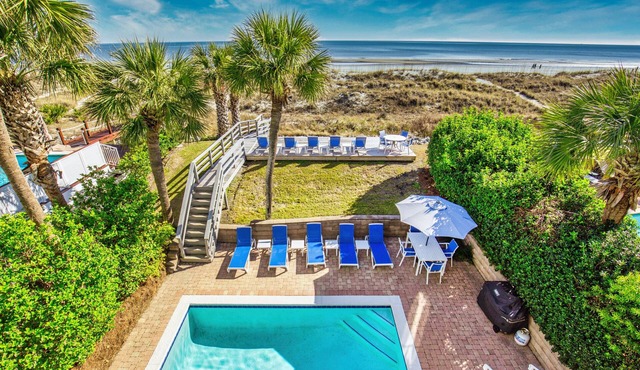 Oceanfront Estate - Pool, Hot Tub, Pool Table, Bonus Boat- Exclusive Location