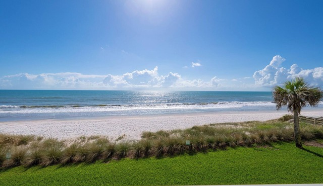 Oceanfront 2BR Condo On the Beach with Onsite Management, 207