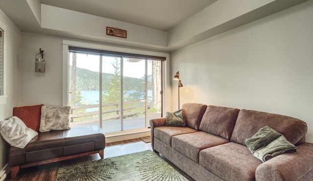 Oceanfront view 2 entertainment areas -Pet Friendly
