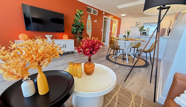 Oceanfront View 2 BR w Pool & 2 Parking Spaces