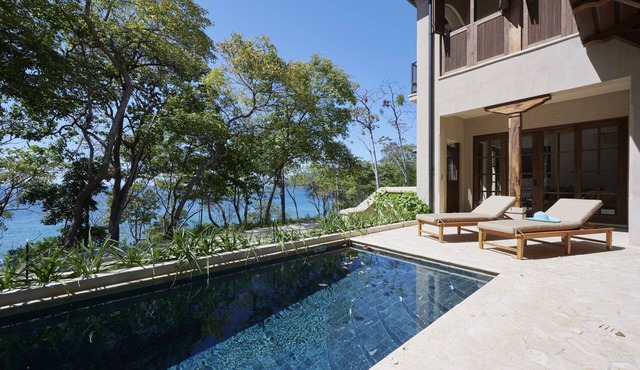 Oceanfront Villa with Pool, Terrace and Beach Club Access - Casa Los Monos