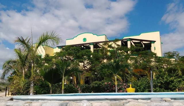 Oceanfront villa with infinity view pool, 1/2 mile north of LosBarriles sleeps 8