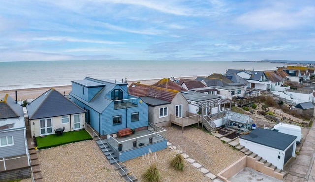 Oceanfront Villa with Stunning Beach Views