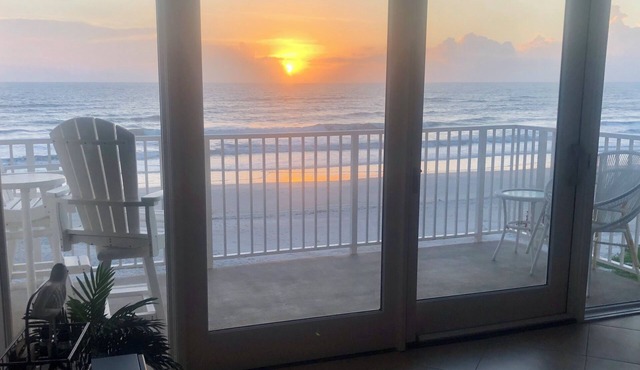 Oceanfront Winter Escape March/April Availability –Fully Renovated 2BR/2BA Condo
