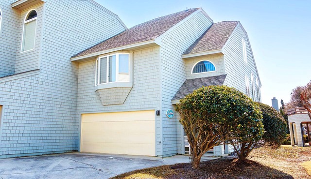 Oceanside, Community Pools, Close to beach, Community Tennis, 632, Good Vibes