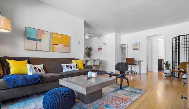 Oceanside Hermosa, 1 Minute Walk to the Beach, Parking, Kitchen, AC, Fit 4 Guest