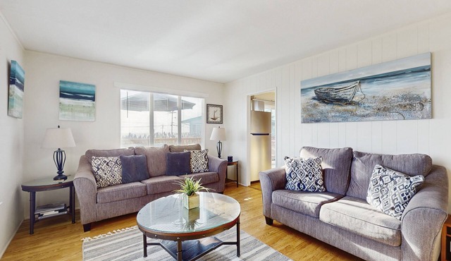 Oceanside Home Short Walk to Two Beaches w/Free WiFi, Private Hot Tub, & Deck