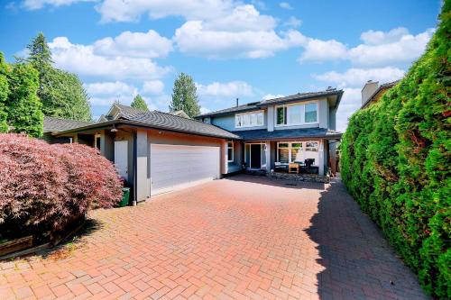 Oceanside Luxury King Suite Close to Ferry