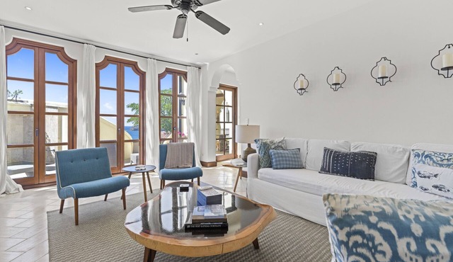 Oceanview, beach club, plunge pool, steps to beach – Casa Olas