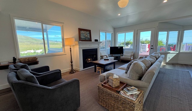 Oceanview Child & Dog Friendly House w/Fire Pit & Bocce Ball