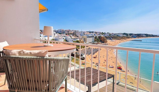 OceanView Condo by BeCherish