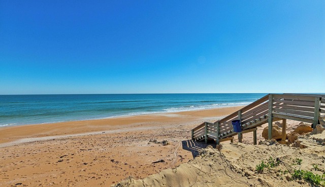 Oceanview Condo w/Garage- Home away from home