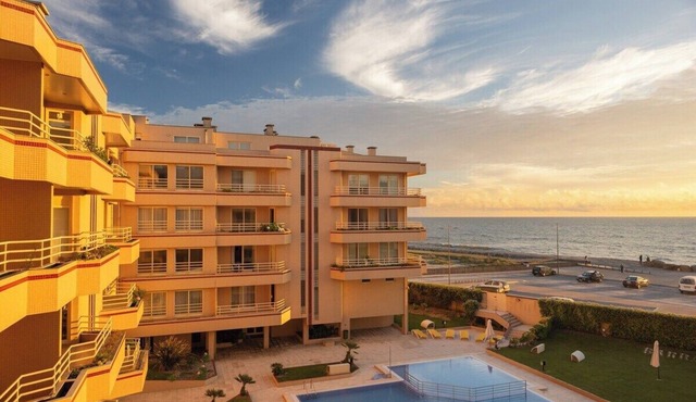 Oceanview First Line with 2 Pools 4