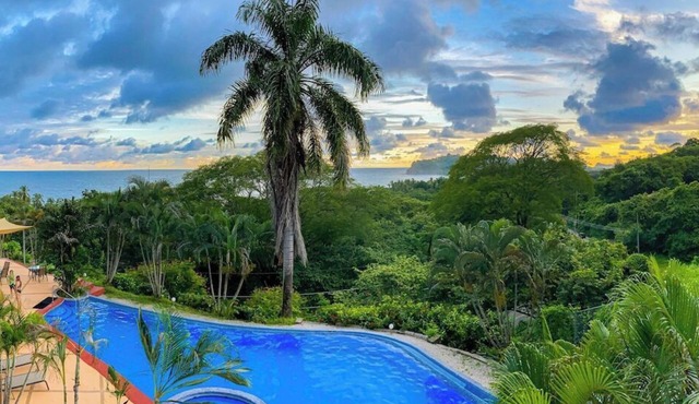 Oceanview Gem - Infinity Pool & Balcony Relaxation