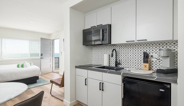 Oceanview King Studio (207)