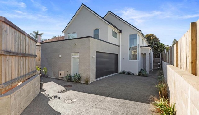 Oceanview Magic - Mount Maunganui Holiday Home