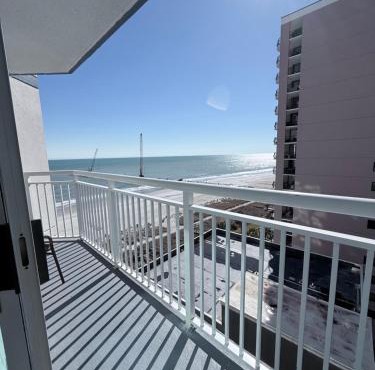 Oceanview Modern 1BR, king bed at Carolinian Resort"