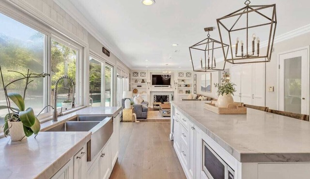 Oceanview Resort- Style Beach House