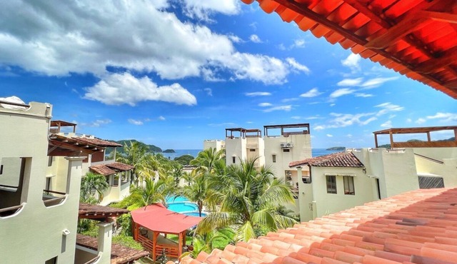 Oceanview Rooftop Patio - 5 Pools - Walk to Beach