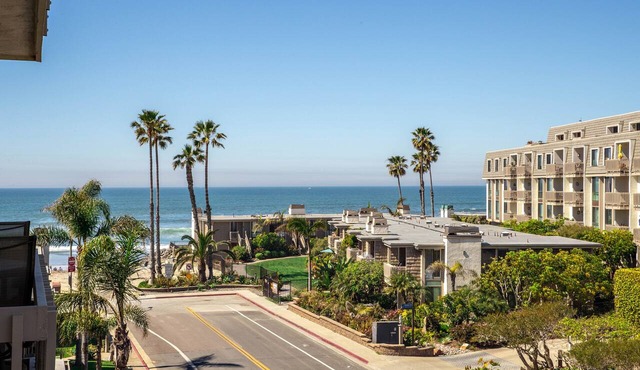 Oceanview Single-Story 2 BR with Ocean View at Reasonable Price! 1,040 Sq Ft