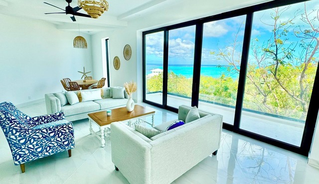 OceanView Suite at Aqualara Villa w/shared Rooftop Infinity Lounge Pool & Patio