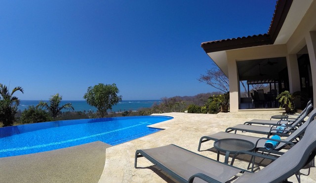 Oceanview villa with infinity pool: VERY private, sunsets, easy walk to beach