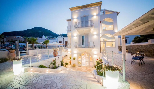 Odysseus Hotel