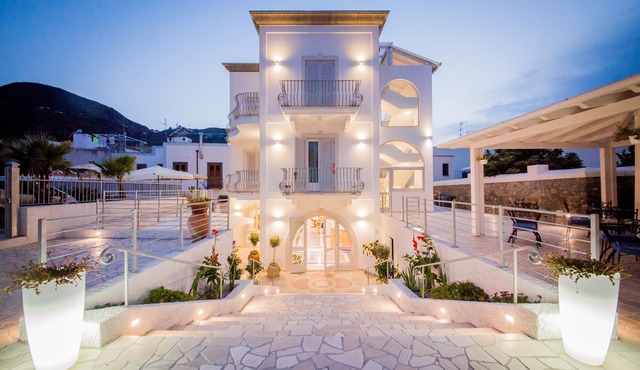 Odysseus Hotel