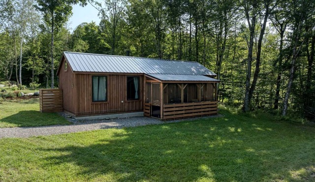Off-Grid Cottage Great for a Small Family Getaway in Vermont