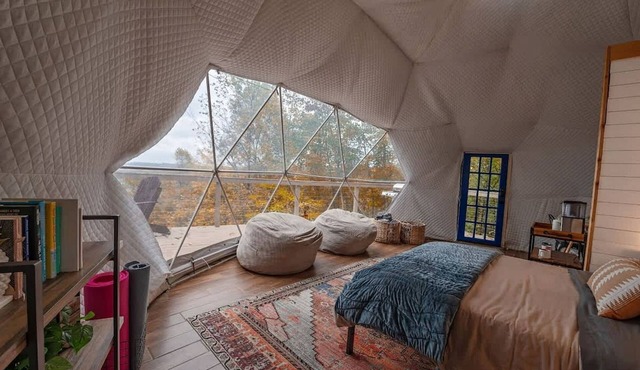 Off-Grid Dome with Private Hot-Tub and Spectacular Sunrise Views in Tennessee