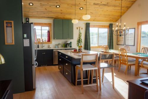 Off Grid Mountain Cabin with Deck and Divide Views