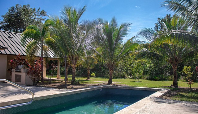 Off-grid oasis with private pool, patio, grill & partial AC