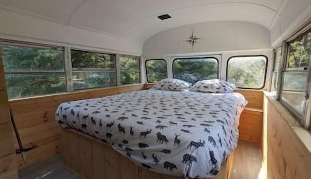 Off-Grid Skoolie Retreat