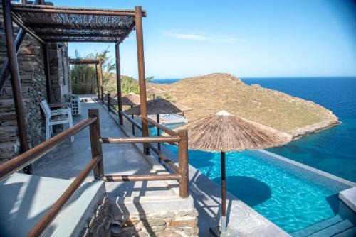 Off the beaten path! Poolside Studio