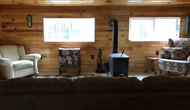 Off-the-Grid Easy Access Cabin to the A.T. in Andover Notch .