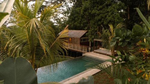 OFFTRACK All-Inclusive Muay Thai Camp in the Jungle