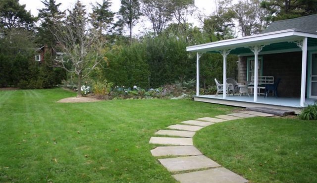 Oh So Charming! 2 Bedroom Cottage in East Hampton Village.