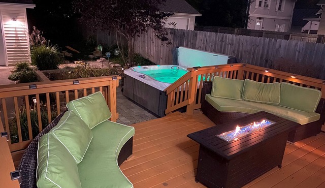 Ohio City Getaway W/Hot Tub, Pool Table and more!