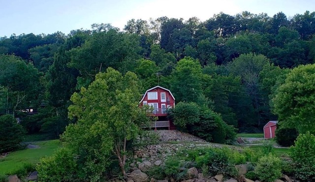 Ohio River Waterfront Cabin 4 bedroom 2 bath Derby Indiana sleeps 10 with hottub
