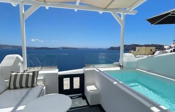 Oia Collection