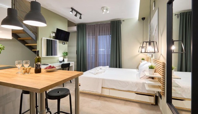 Oisymi Luxury Studios