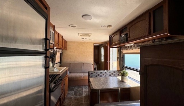 Okanagan Beachfront RV on SHUSWAP LAKE