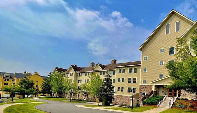 Okemo's Jackson Gore-1 Bedroom Condo/Direct Ski Access. Walk to Pool & hot tubs