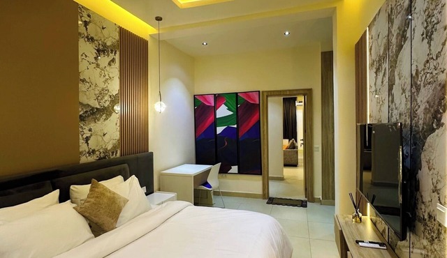 OLAMAX SUITES