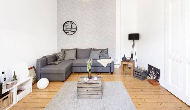Old belly arms: Fully furnished 2.5 room apartment in Trendviertel